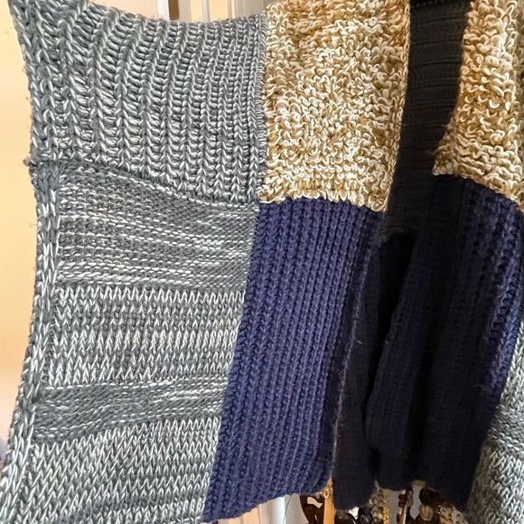 Textured Sweater Poncho Wrap One Size/Free Size - Picture 3 of 4